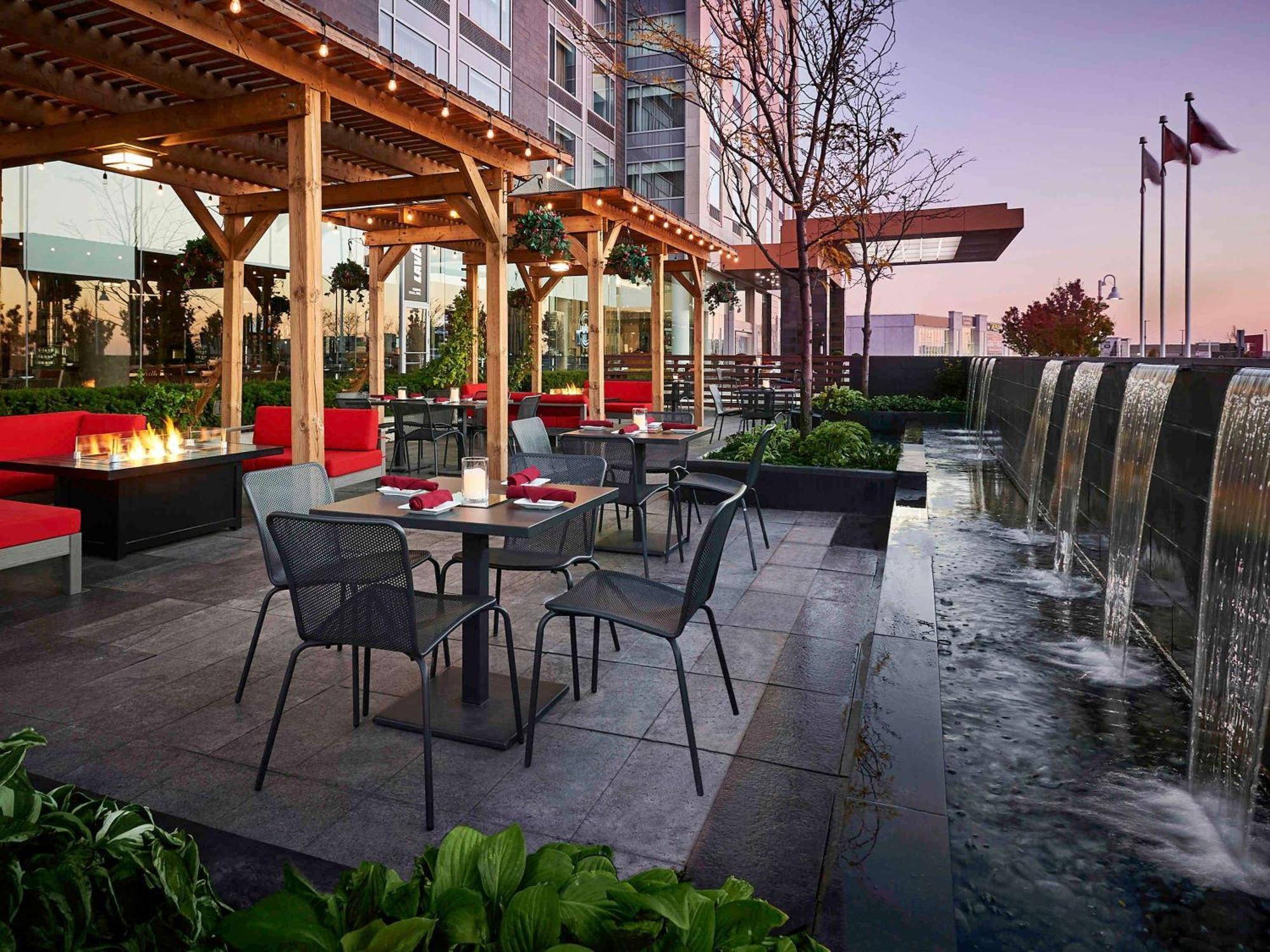 Novotel Toronto Vaughan Centre Eksteriør billede